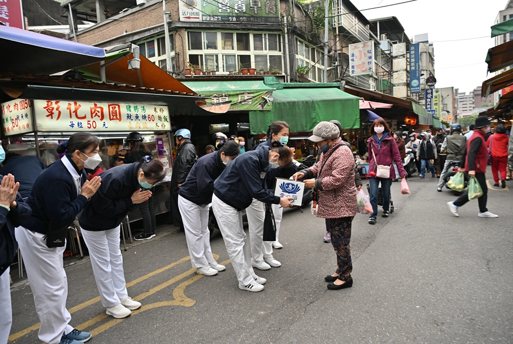 大愛共善，救拔苦難，大家一起來幫助土耳其敍利亞地震的災民，走上街頭勸募匯聚善緣齊出發。 