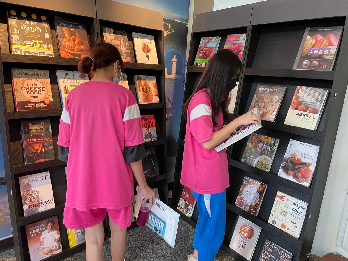 戴水教育基金會與益品書屋的偏鄉巡迴書展，搭起偏鄉孩子進入多元餐飲世界的橋樑。