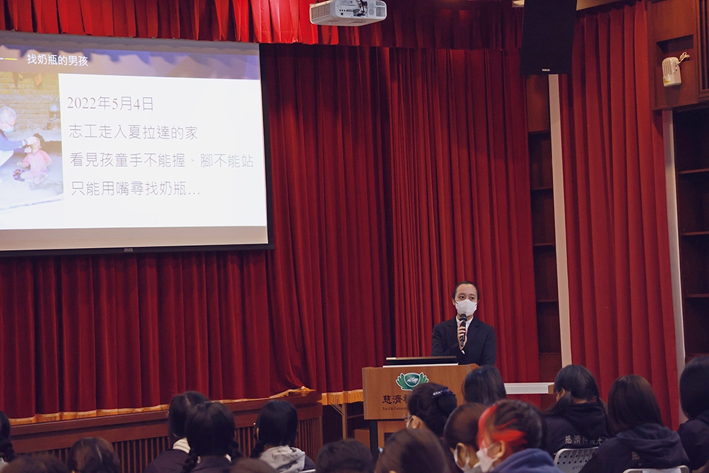 人文營課程融入國際時事，緊扣教育主題，培養公費生「同理心」。