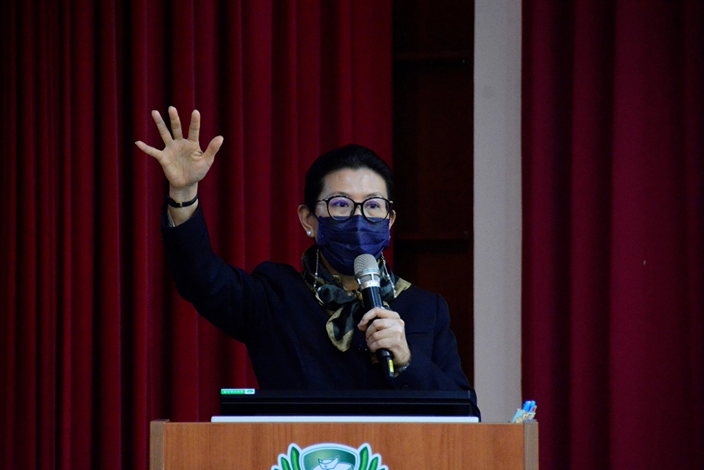 人文室主任謝麗華表示，期待  公費生能重新定義護理責任和使命。