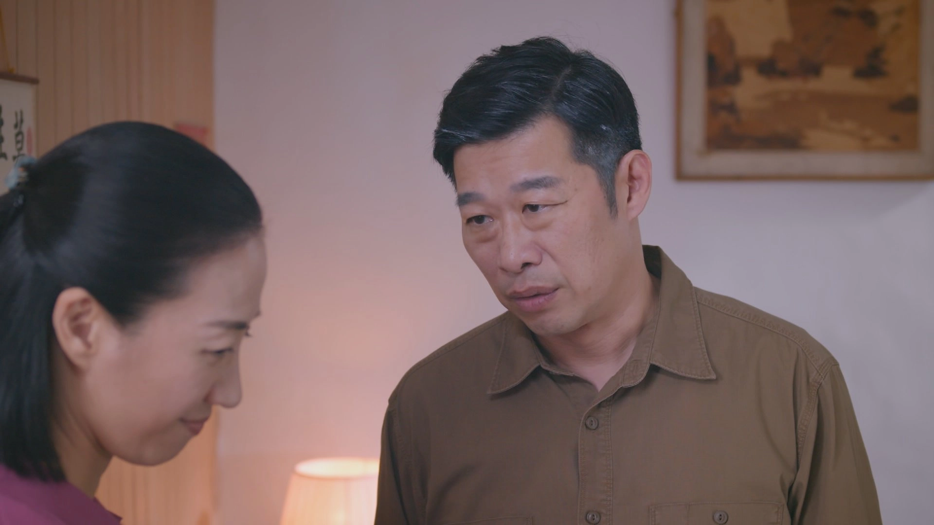 啟明(馬力歐飾演)開始從小地方體貼老婆