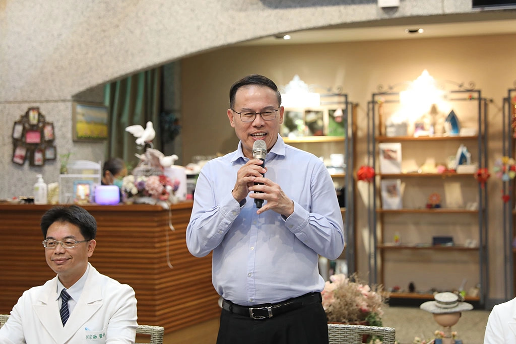張俰賓博士表示，因聽聞花蓮慈院以中西醫合療著名，慕名到此學習，期望藉由交流，能把中西醫合作的模式帶回家鄉新加坡，為更多病人帶來新希望。