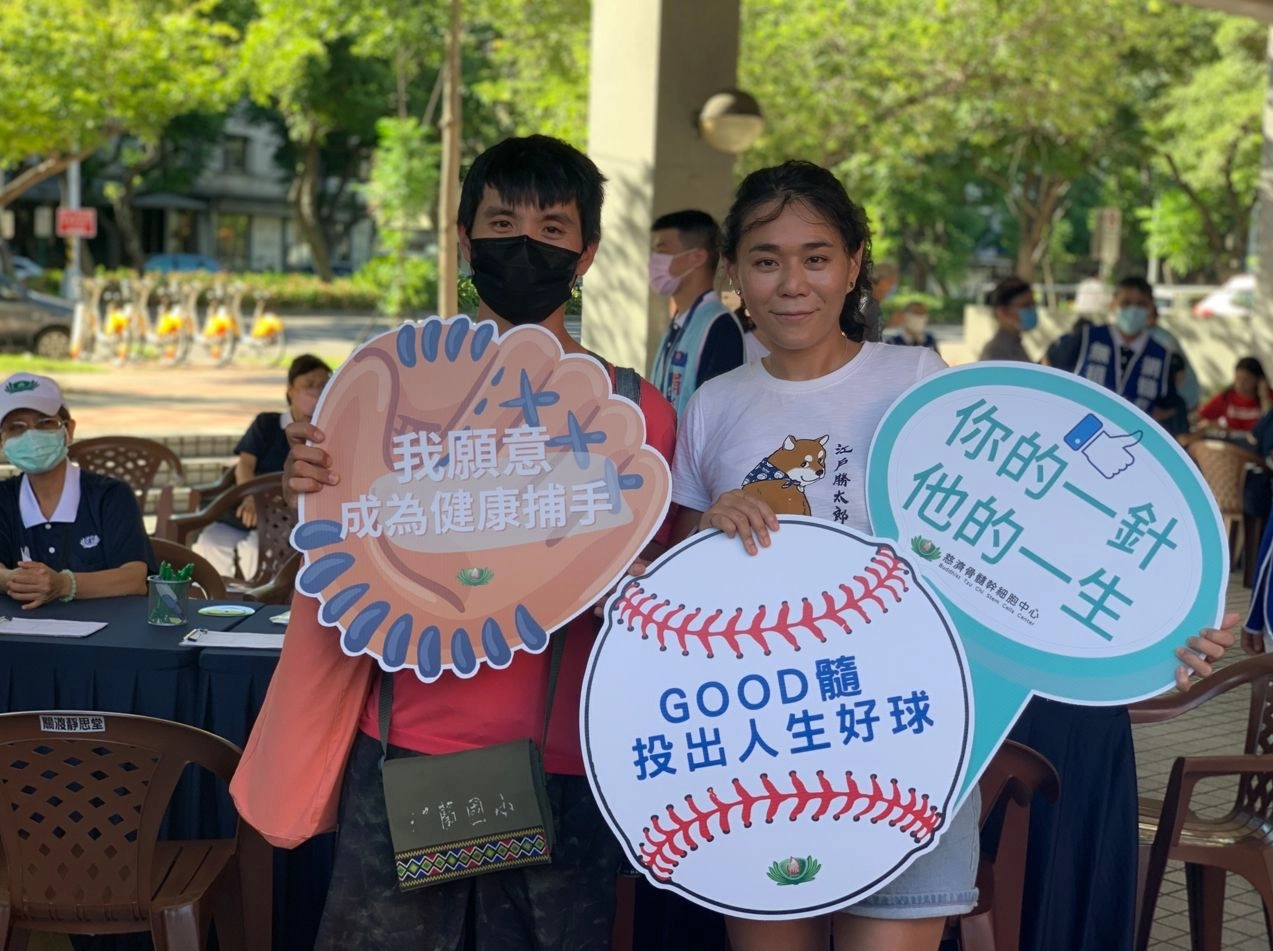 何昀軒老公非常熱愛棒球運動，自己愛屋及烏，也開始感受球賽所帶來的熱情與活力。