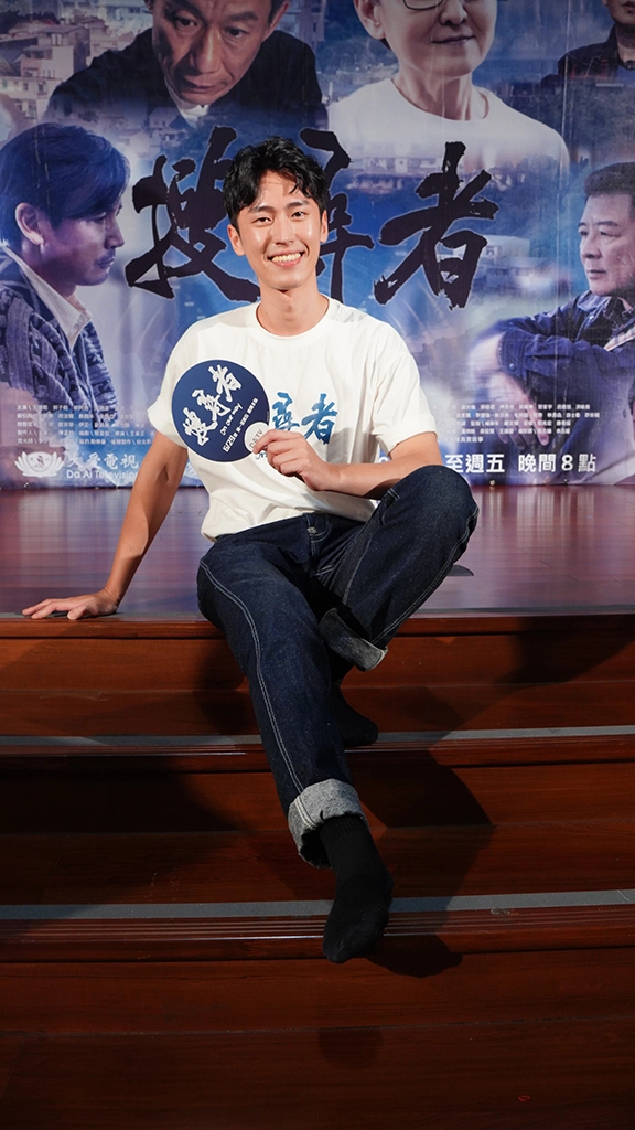 謝沂倫拍《搜尋者》飾演小兒子張信威，拍完想找回一家人吃飯的感覺。