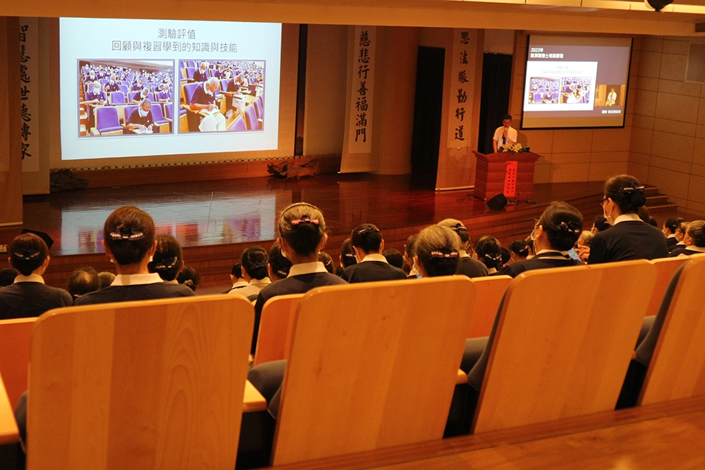 7月22、23兩日慈濟關懷士桃竹基礎課程於桃園慈濟靜思堂舉行，總計170位學員參與培訓。