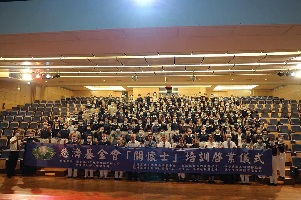 7月22、23兩日慈濟關懷士桃竹基礎課程於桃園慈濟靜思堂舉行，總計170位學員參與培訓。