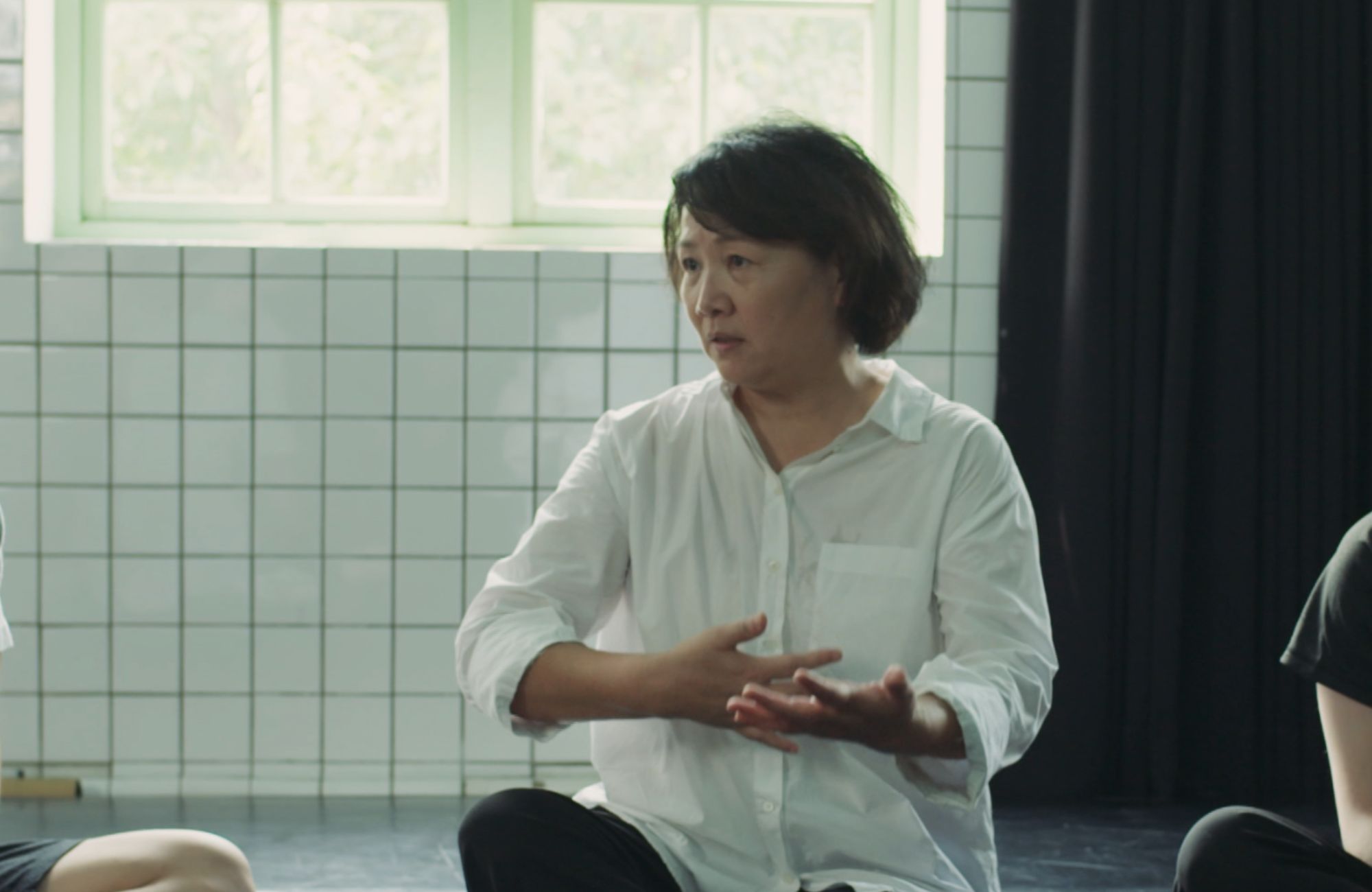 王琄客串《早點回家》表演課老師，告訴學生演員要藉由表演去探索自己是誰