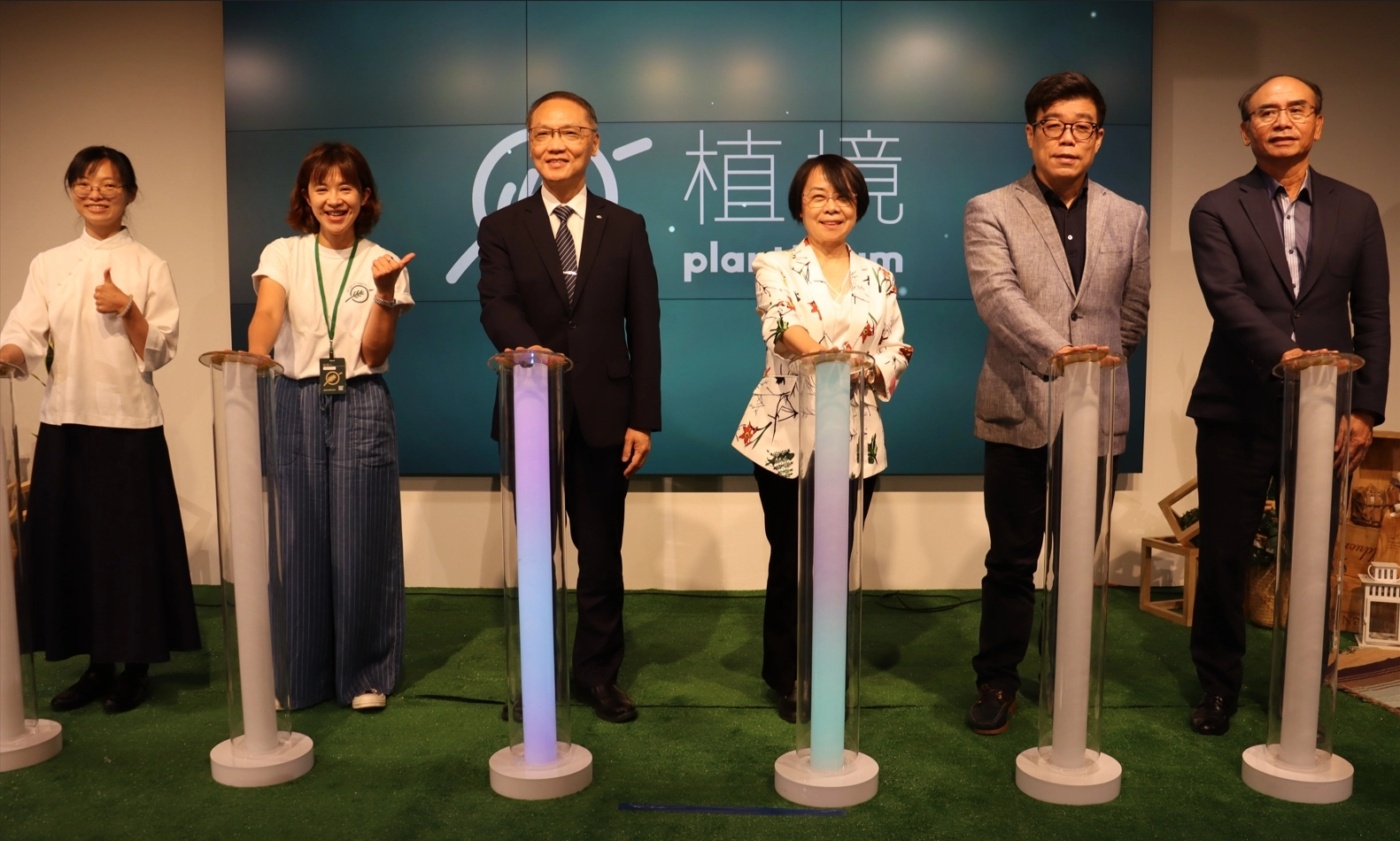 慈濟基金會支持的青年共創永續蔬食平台「植境」概念館，6月5日下午在臺北市信義區正式開幕。
