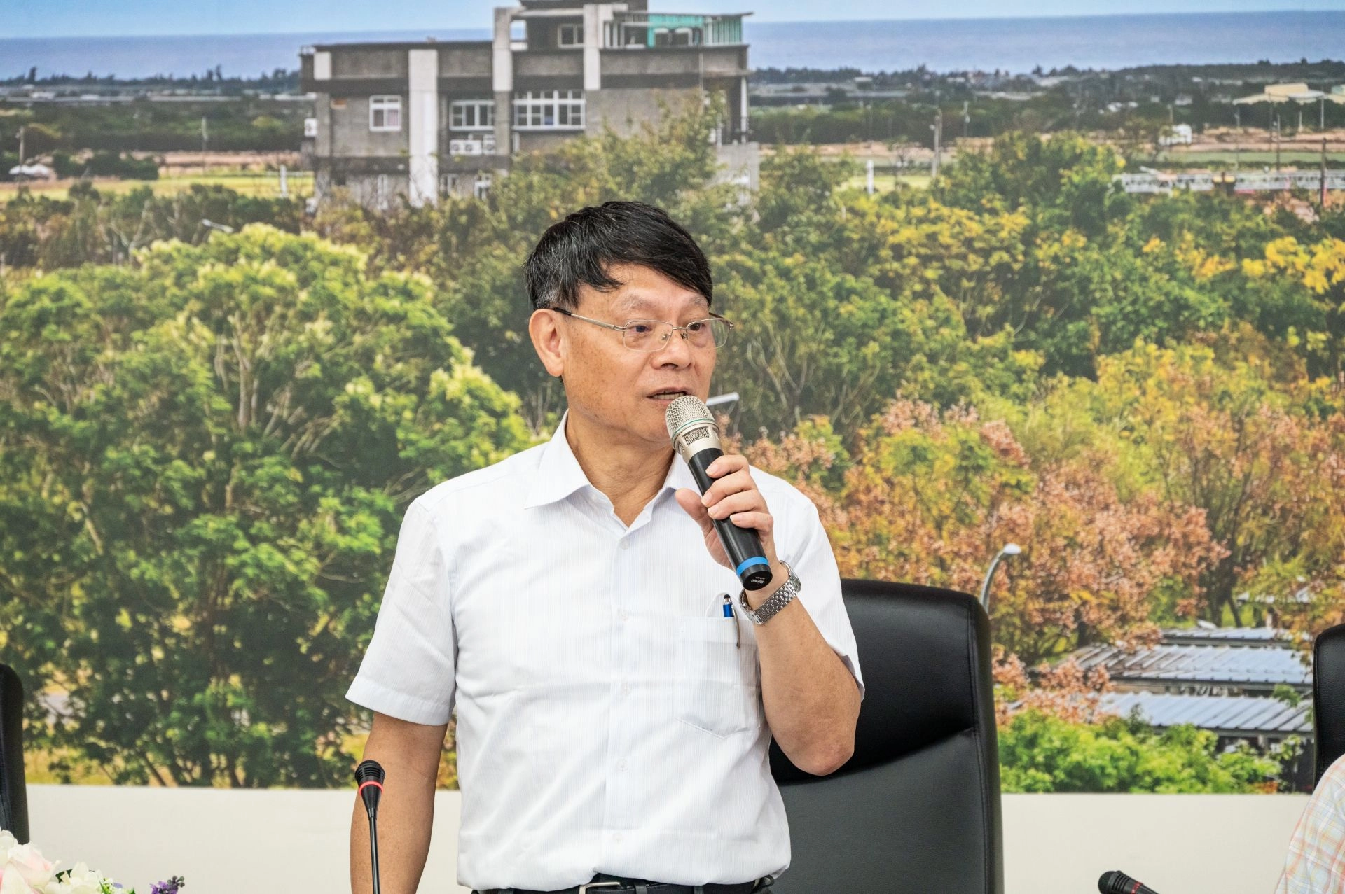 長茂科技董事長黃鋕銘致詞。