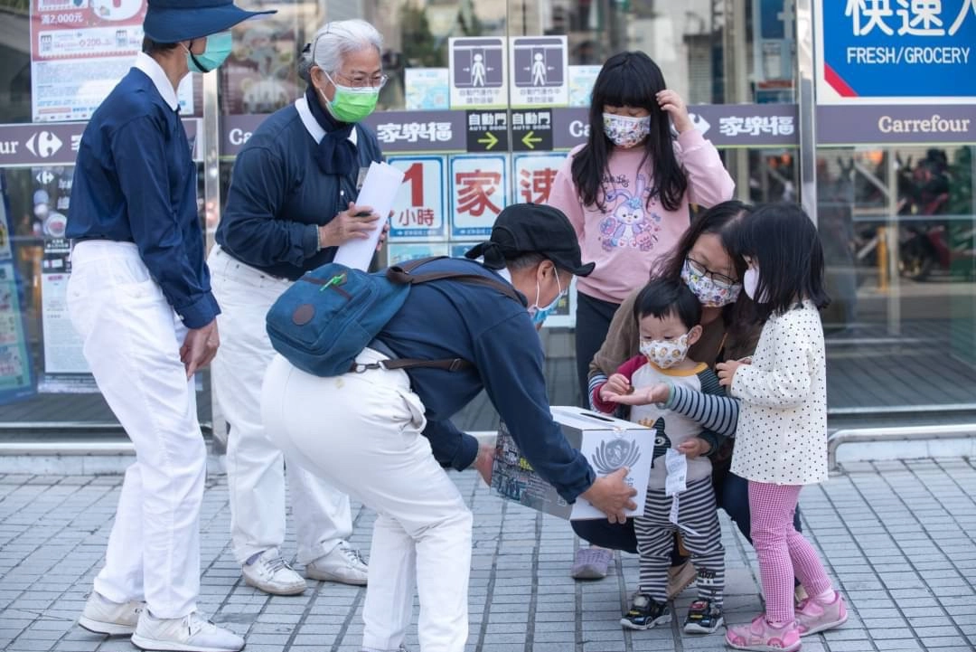 慈濟發起馳援土耳其震災大愛共善行動，同時也有多位小朋友參與，愛心不落人後。