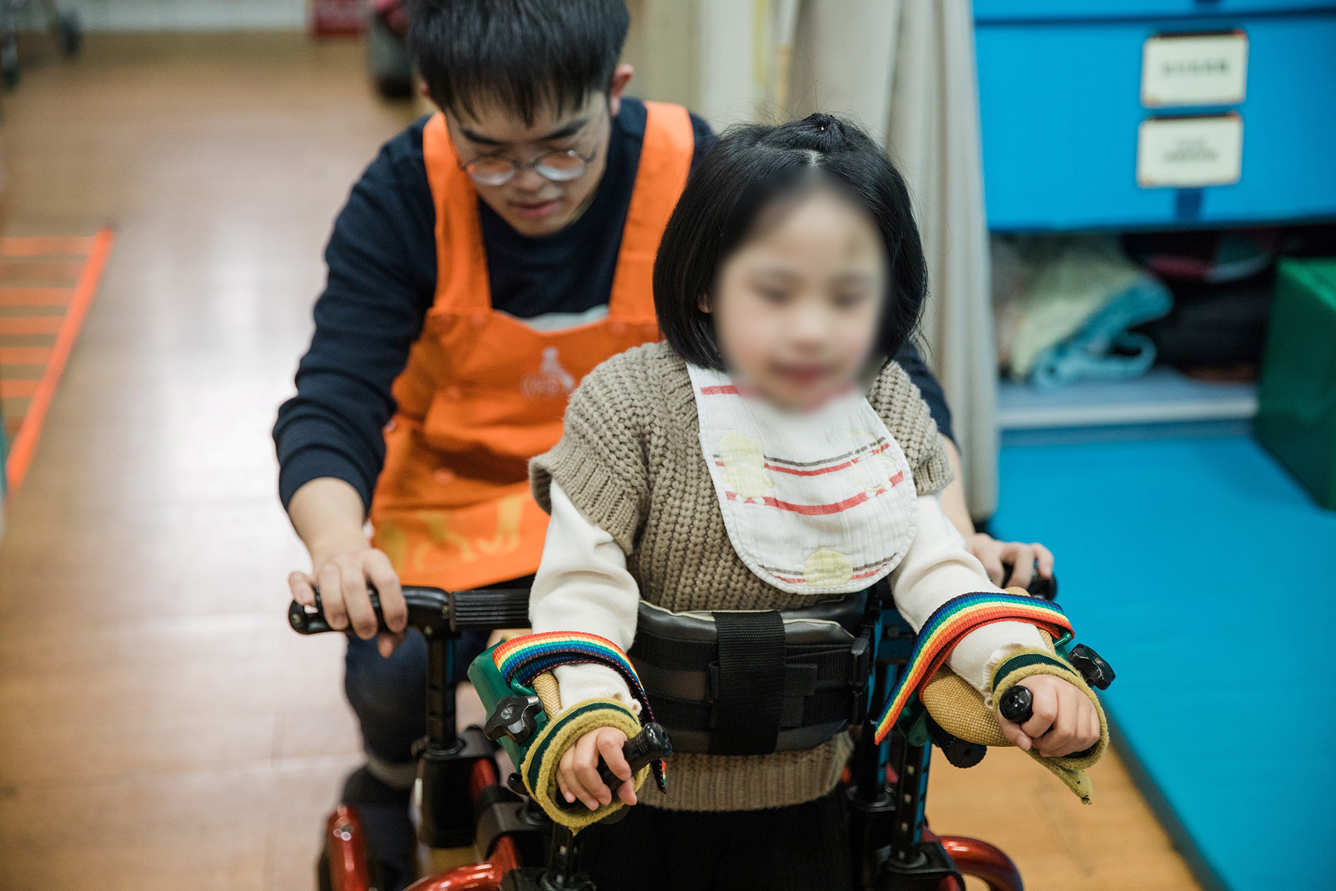 小善來到伊甸婦幼家園接受早療兩年半,在發展上進步許多。