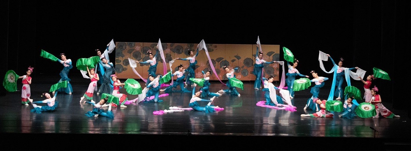 小學古典舞「河畔青蓮」，小小身軀跳活荷花仙子