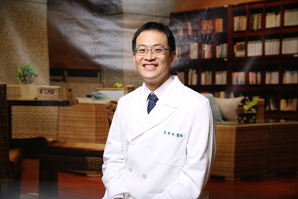 花蓮慈濟醫院乳房醫學中心分享乳癌病友最關心的手術方式「乳癌手術選擇:乳房全切除或部分切除?」讓病友了解目前的手術種類。