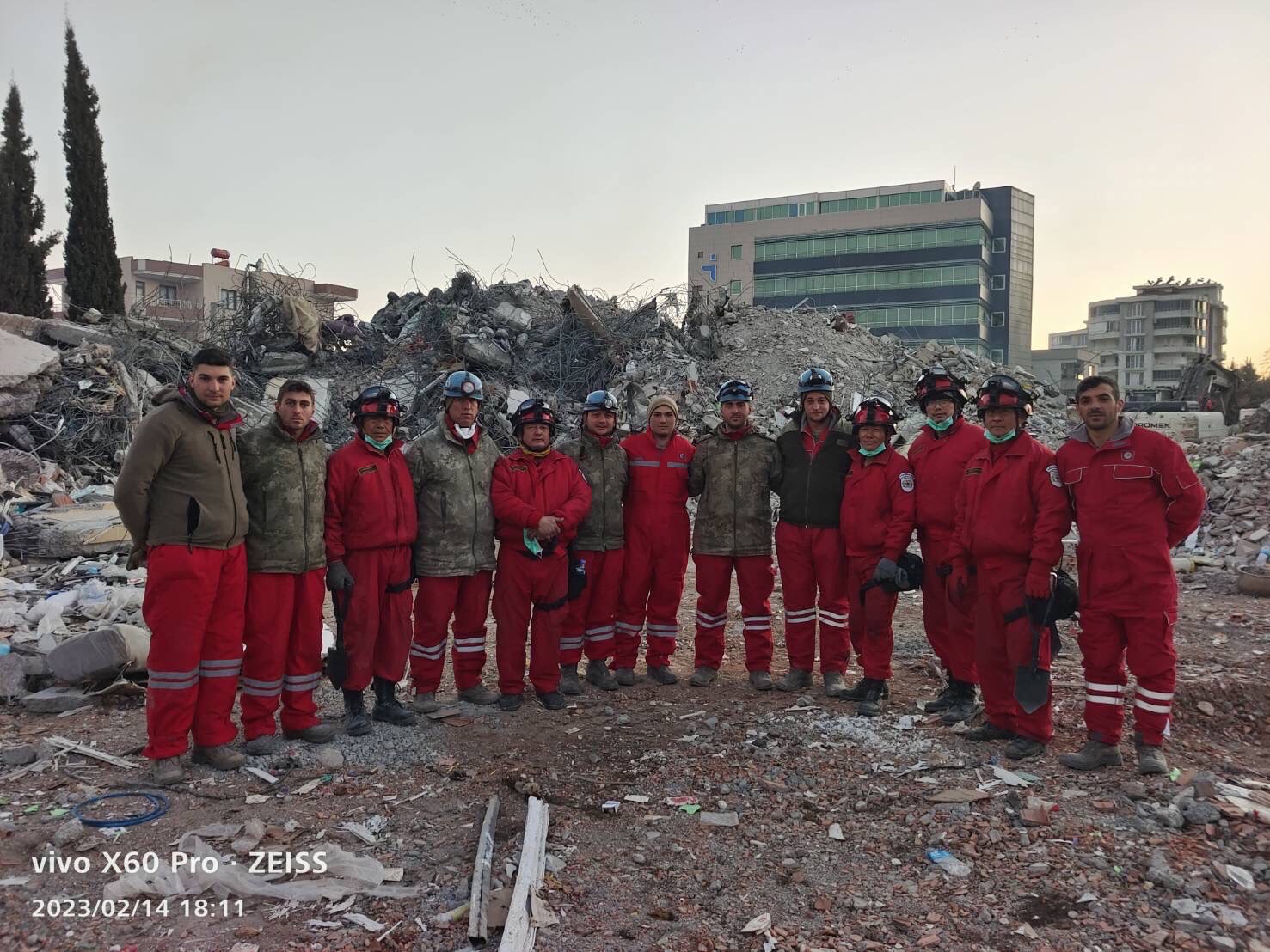中華民國搜救總隊成員2月前往土耳其，在倒塌的斷垣殘壁下搶救生還者。(照片：葉世昌提供)