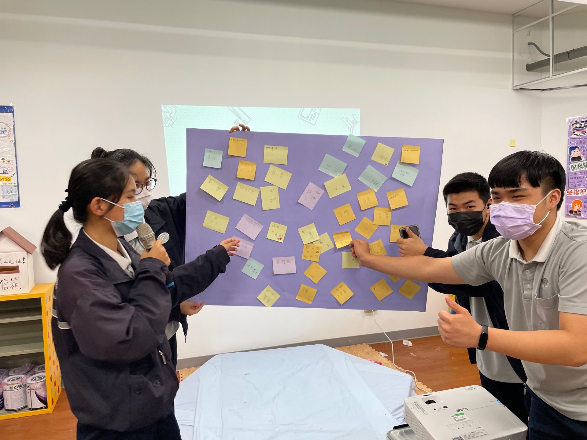 簡君蕙更從擔任學生會會長一職，學習換位思考和溝通協調。