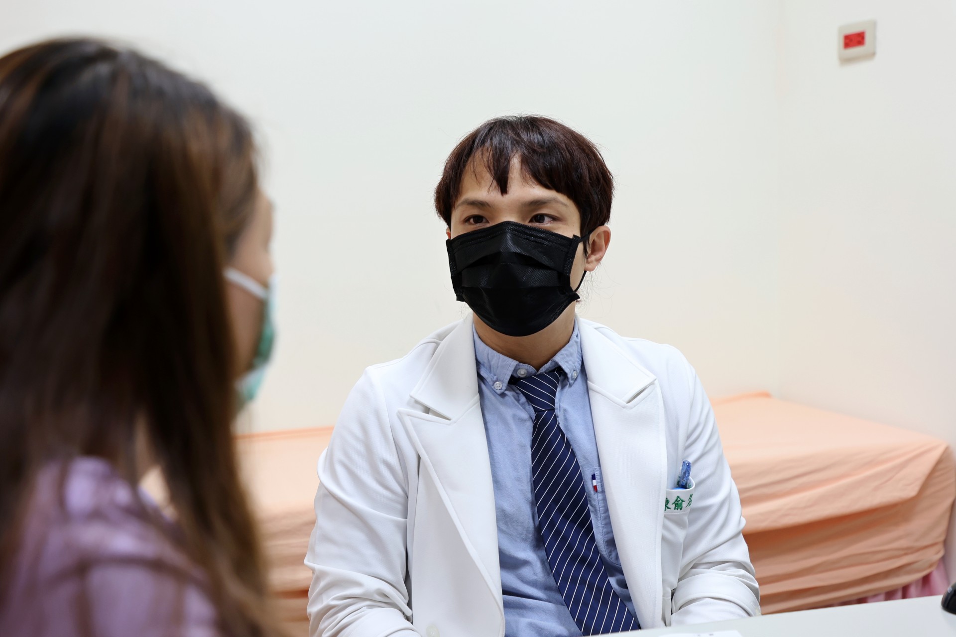 陳俞名醫師呼籲長期嚴重偏頭痛勿忍耐，應尋求專業醫師的協助。