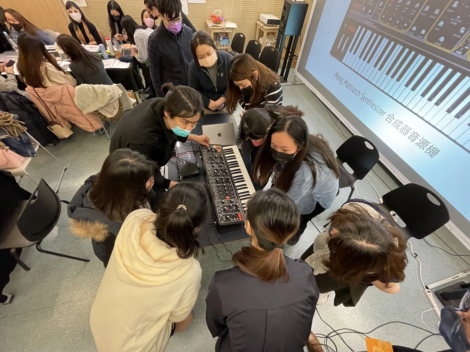 全國音樂教師專業成長工作坊「音樂與科技」實作活動：聲音本質的理解電子合成器