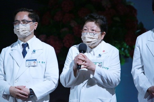 陳岩碧院長表示,願用巨大的量能守護南花蓮鄉親的健康、生命、愛。