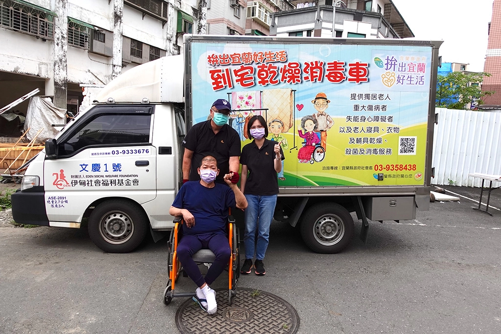 李先生感謝伊甸乾燥消毒車的服務，改善睡眠品質，也讓他的生活過得更有尊嚴。