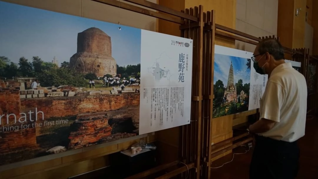 今年的浴佛典禮為要讓大眾深入了解佛陀，講經堂透過展覽布展了解佛陀轉凡入聖之足跡。