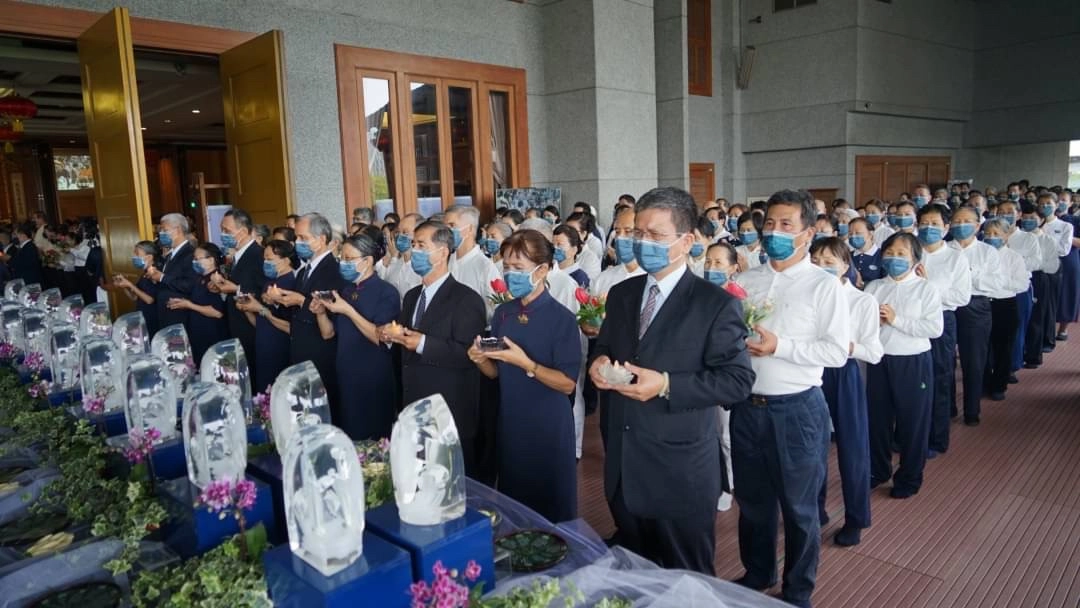 慶祝「佛誕節、母親節、全球慈濟日」三節合一，因疫情關係已三年停辦，高雄靜思堂以感恩的心重啟浴佛節。