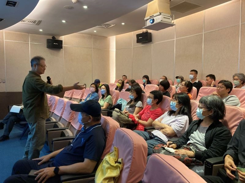 徐明松老師介紹臺灣戰後現代建築師作品。