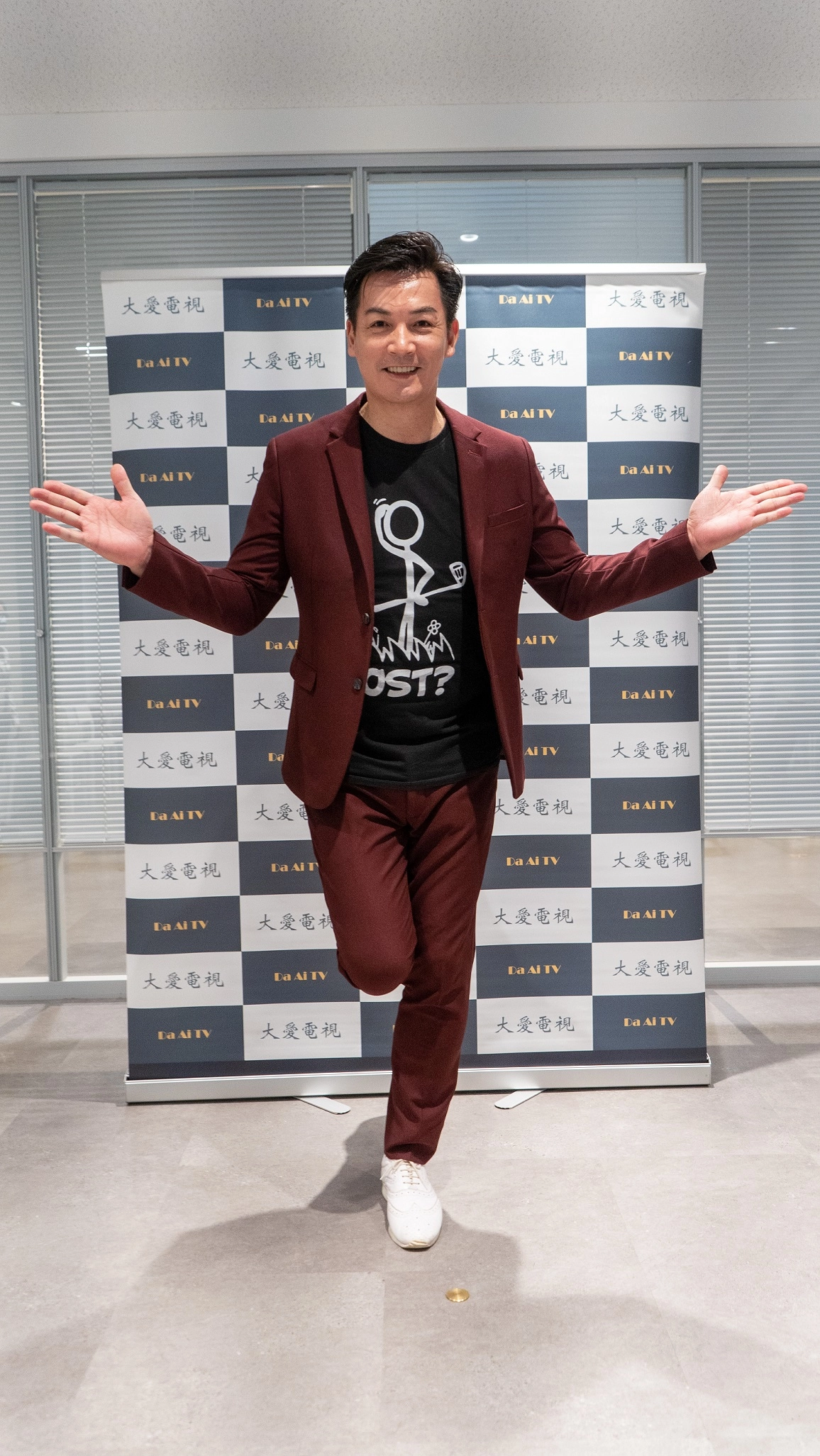 伊正在《搜尋者》飾演戴著義肢的落魄歌手－詹聯漢。