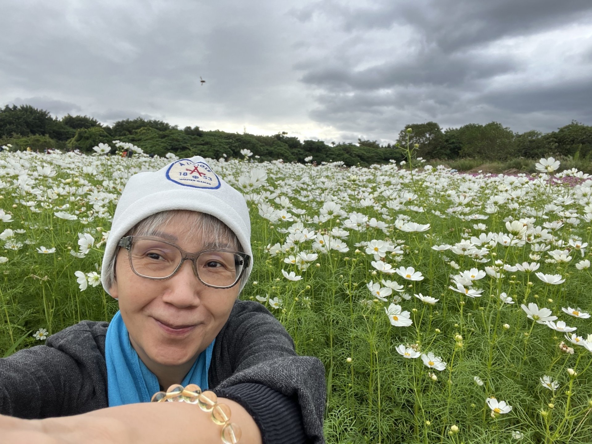 陸弈靜沒拍戲就到處走走