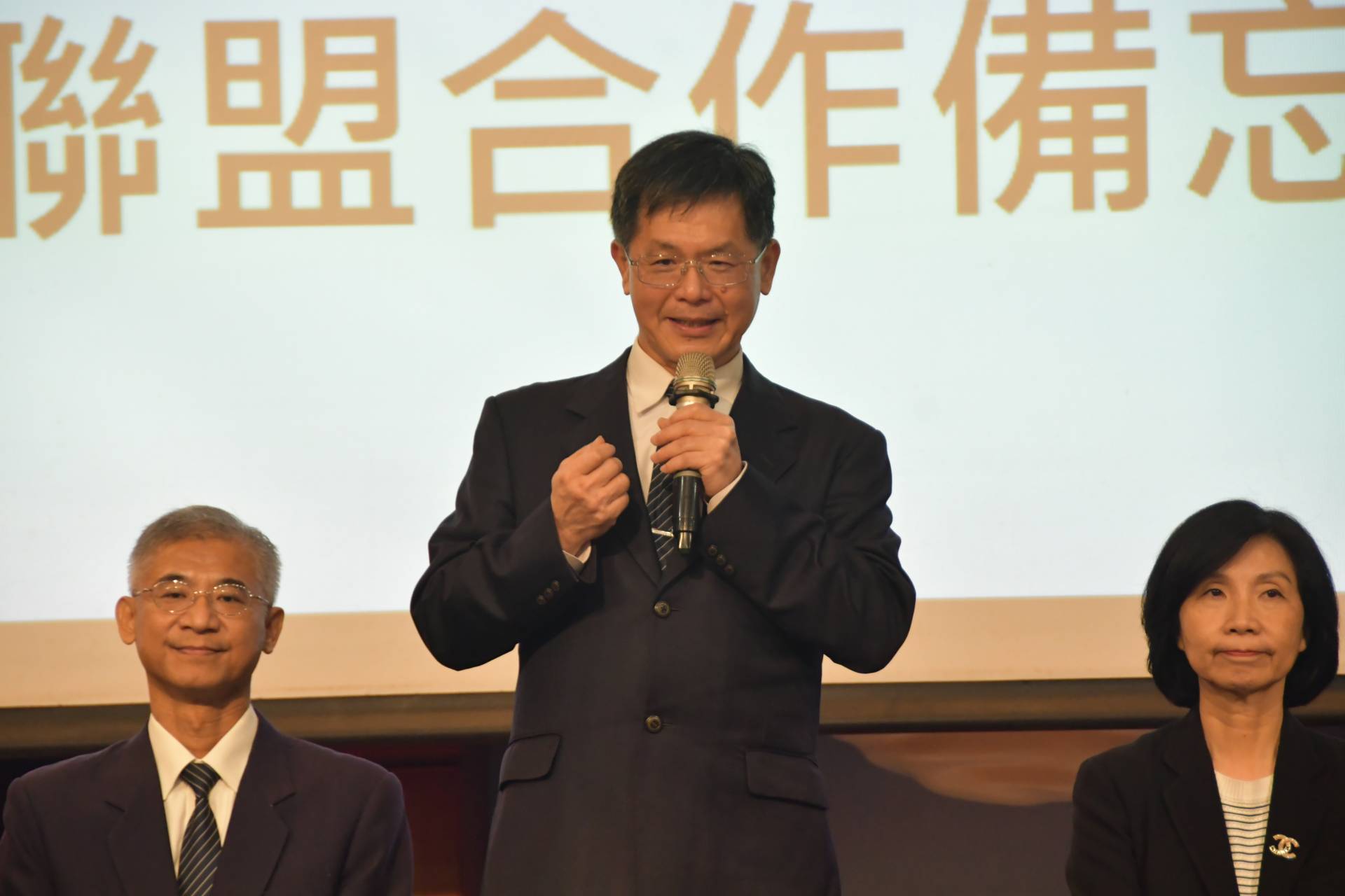 慈濟科技大學校長羅文瑞表示，期待遠傳電信的ESG淨零排碳經驗，幫助學校推動SDGs淨零校園。