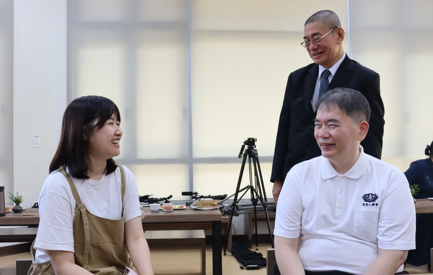 「你的一針、他的一生」印證在造血幹細胞捐贈者廖柔婷(左)及受贈者蔡超勇(右)兩人身上。