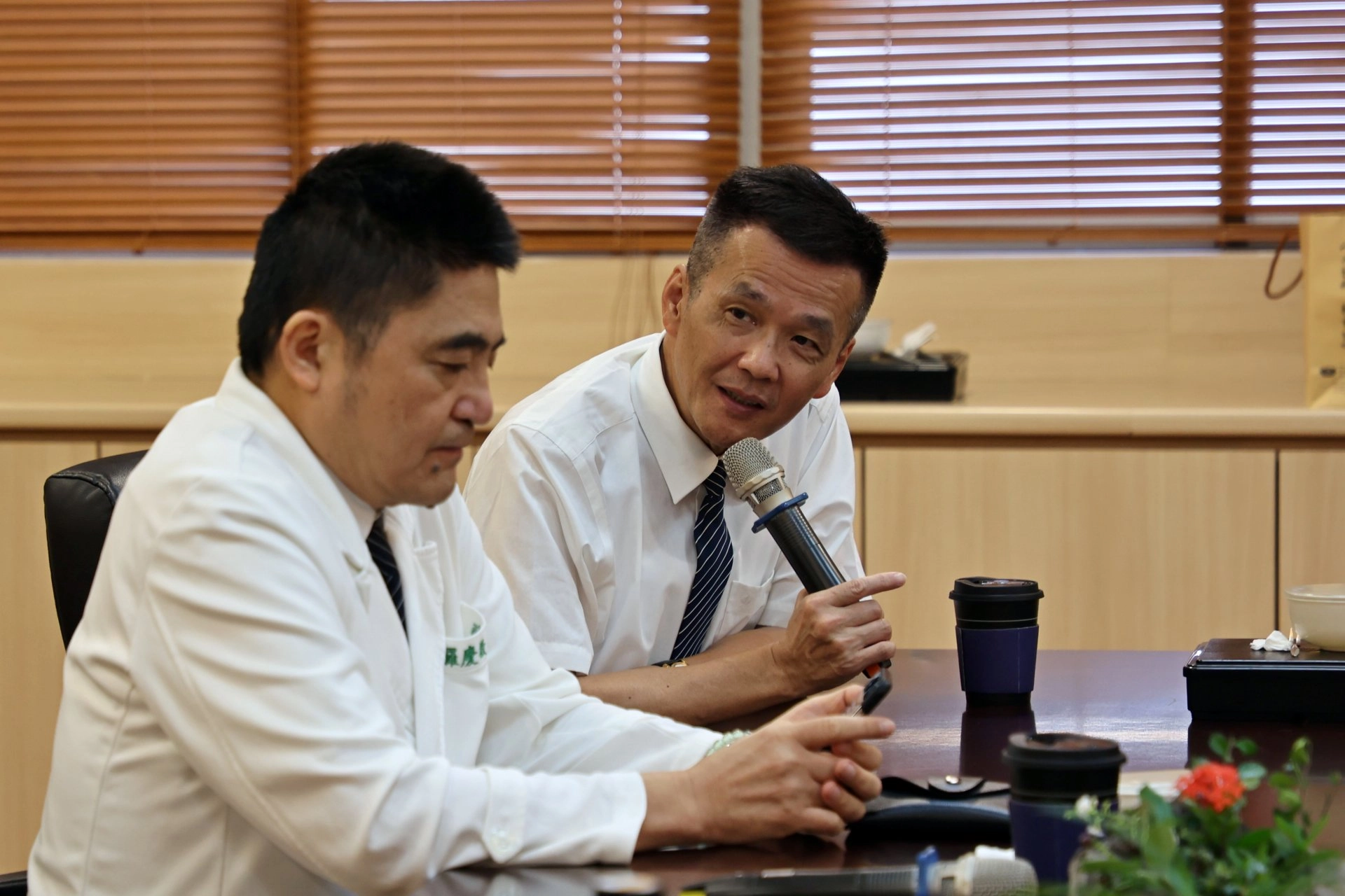 在運用醫院總額風險調整移撥款提升花東偏鄉醫療水平，有多年經驗的陳星助副院長也在會中建議可合作方向。