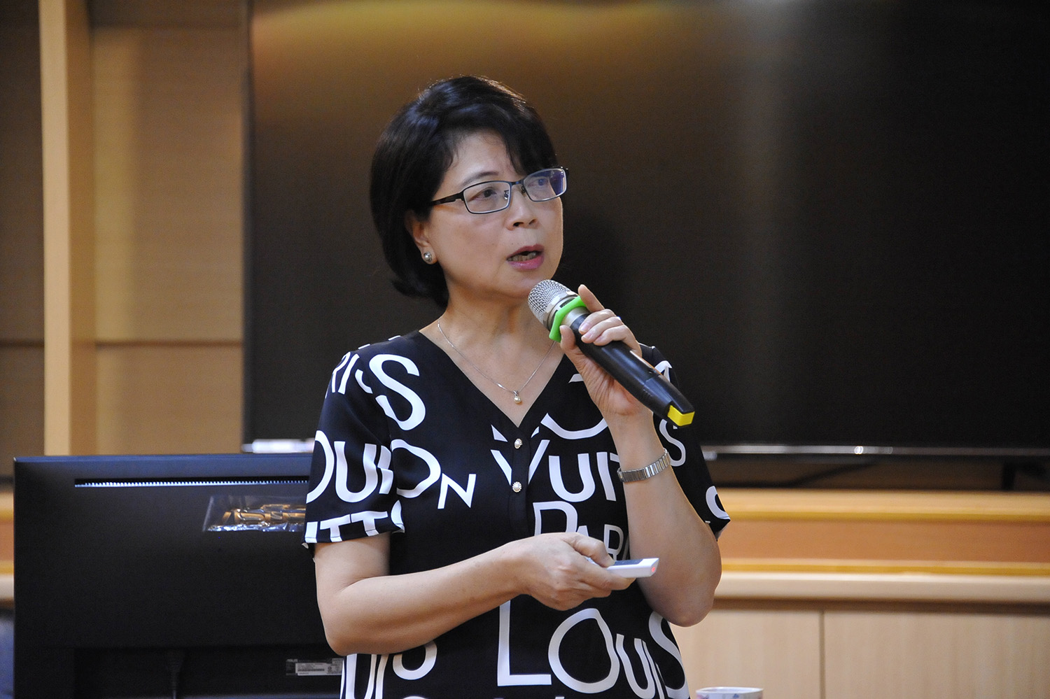 慈濟科技大學長照研究所助理教授韋淑玲主講護理個案管理品質與成本概念。