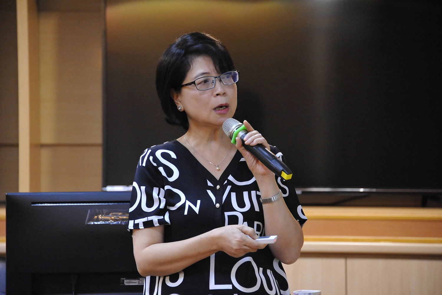 慈濟科技大學長照研究所助理教授韋淑玲主講護理個案管理品質與成本概念。