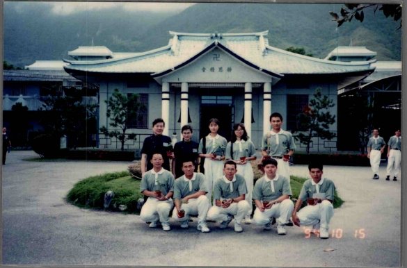 1994年帶班陪學生回精舍
