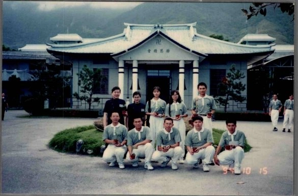 1994年帶班陪學生回精舍