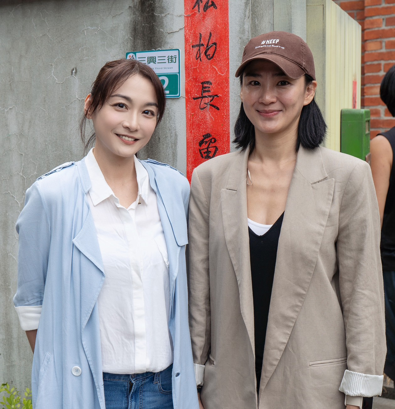 《你好，我是誰2》江祖平(左)飾演照顧眷村失智症患者，洪小鈴(右)詮釋早發型失智症患者