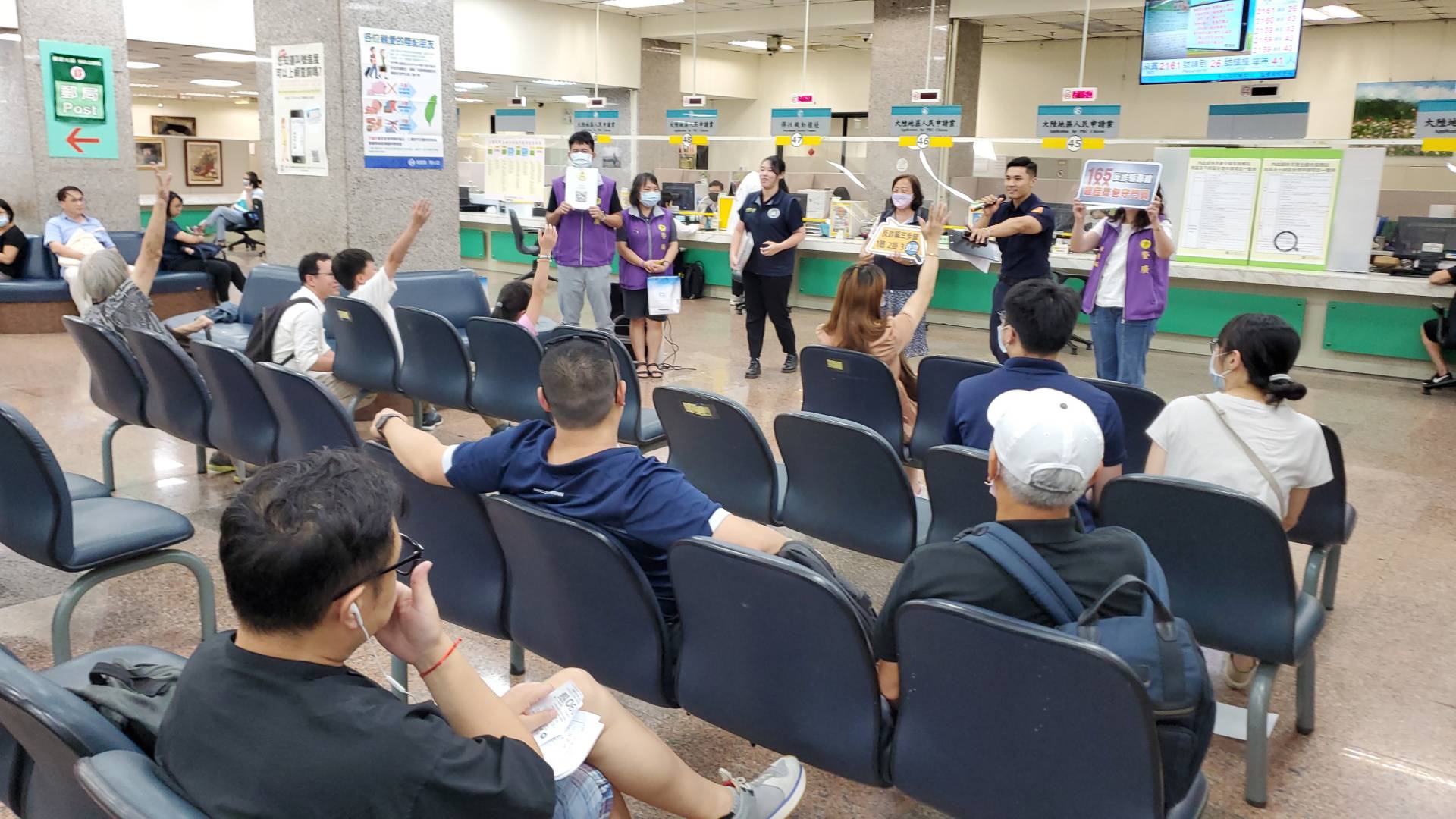 活動中，現場新住民及民眾們熱烈搶答。