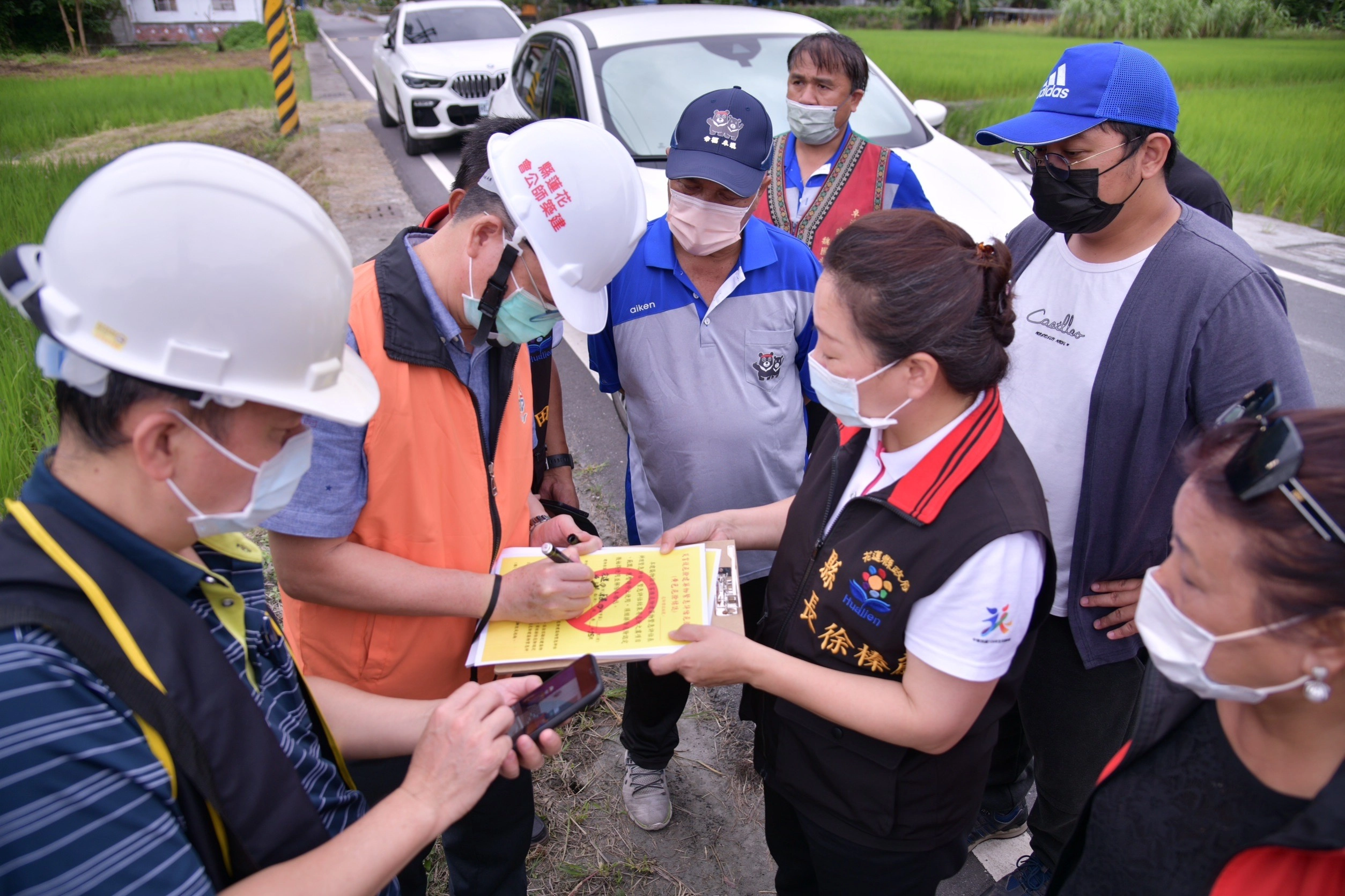 徐縣長與建築師公會判定紅黃單戶