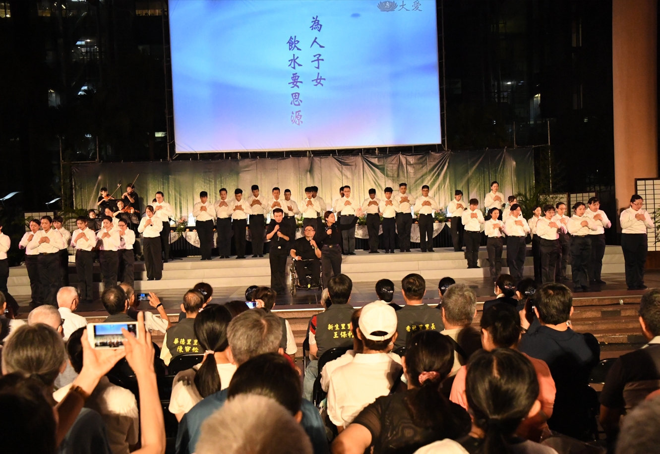 行善行孝不能等，為人子女飲水要思源，青年志工演繹《父母恩重難報經》。