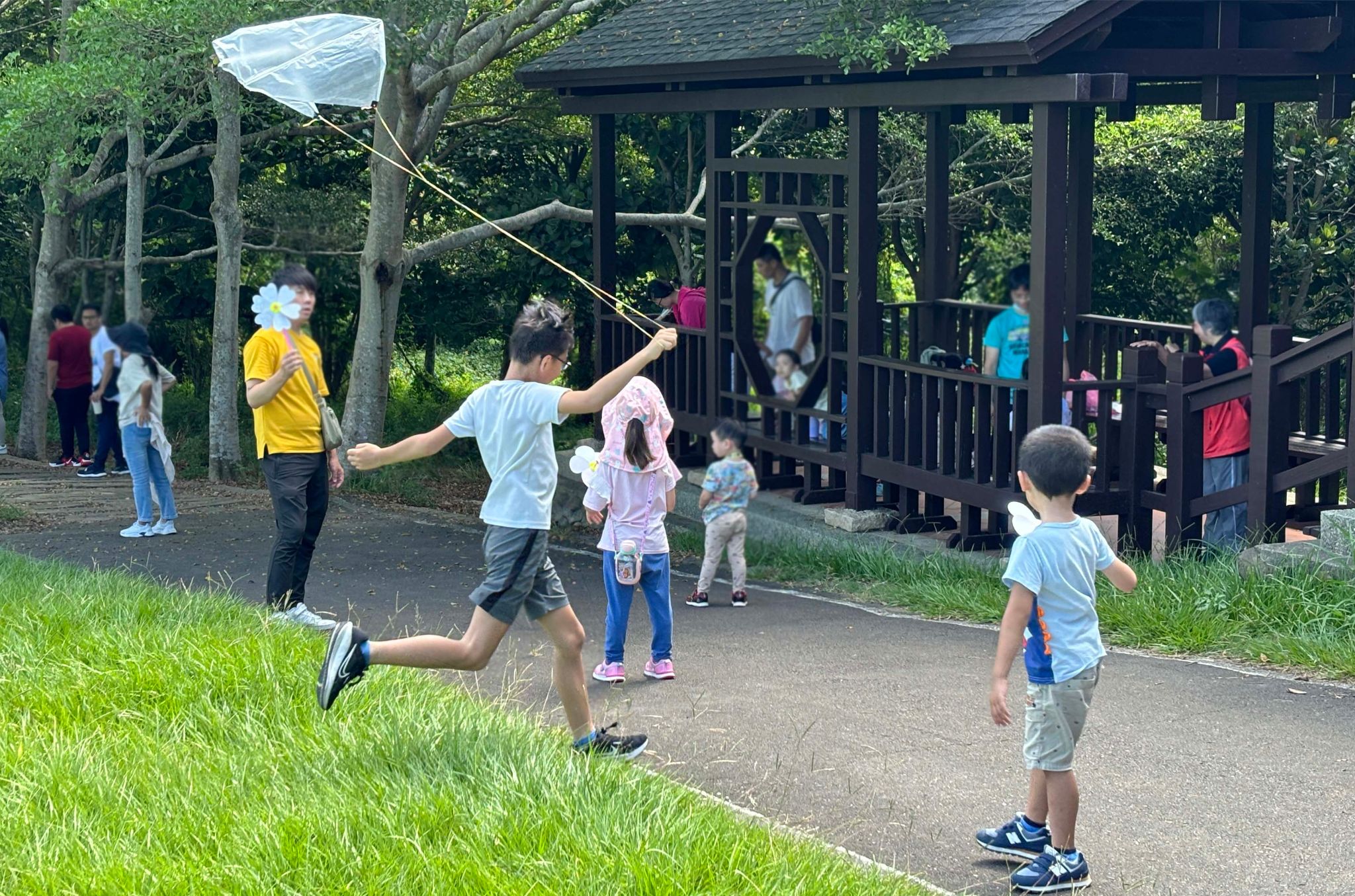 伊甸規劃親子活動，讓孩子遠離3C，親近大自然，也給予慢飛家庭更多支持。