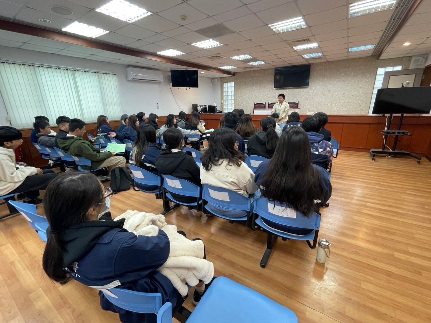 花蓮地方法院家暴服務處廖社工師分享「家暴服務處社工實務」