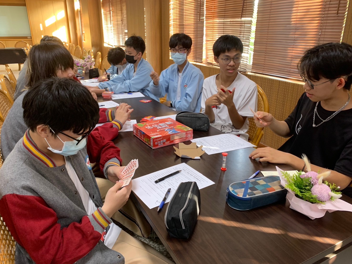 體驗文學桌遊，在遊戲中增進國學常識。