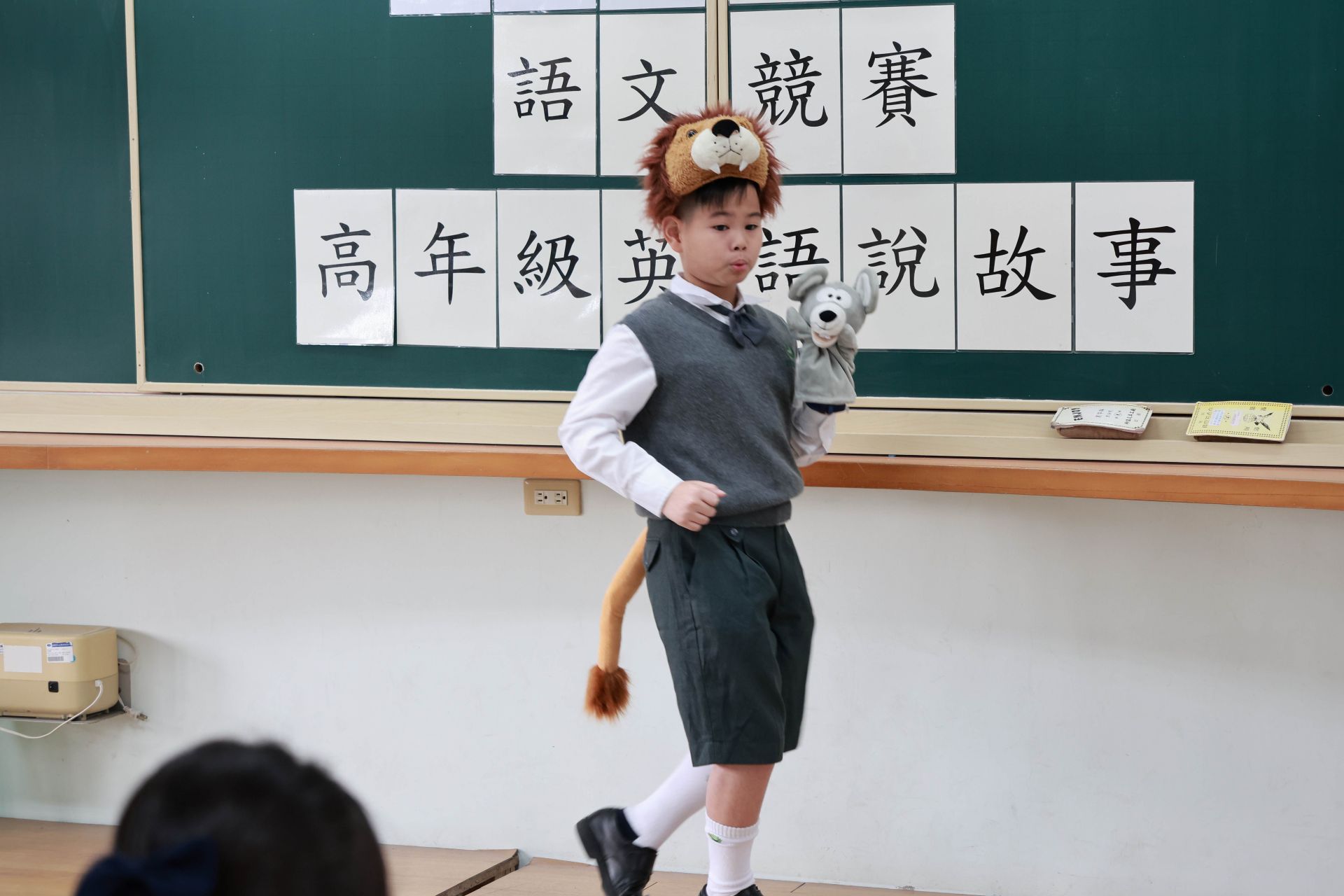 故事情節精彩，引人入勝。
