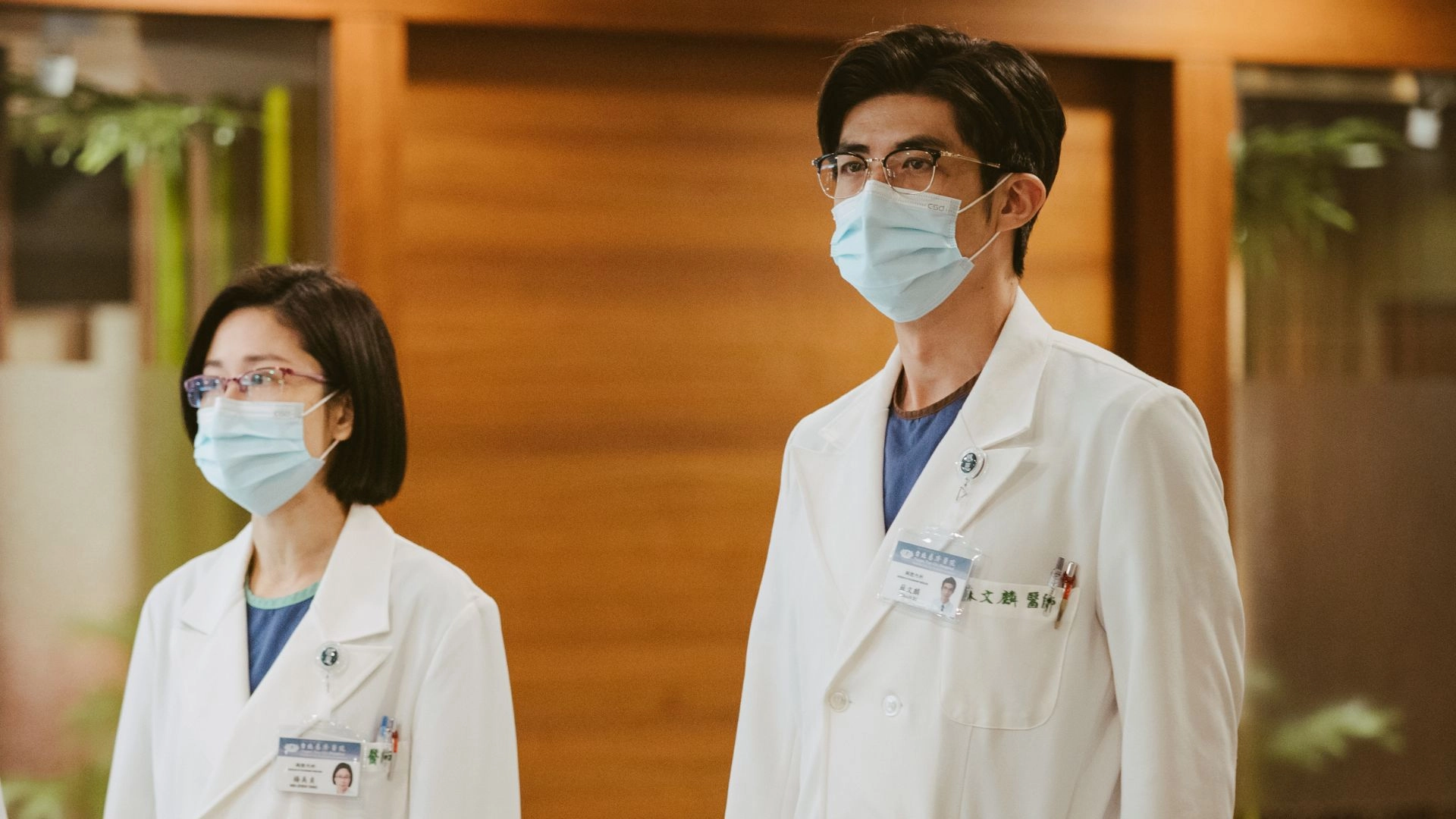 大愛劇《打怪任務》洪菁敏(左)、梁正群(右)飾演醫師，在醫院見證人世間的痛苦_0