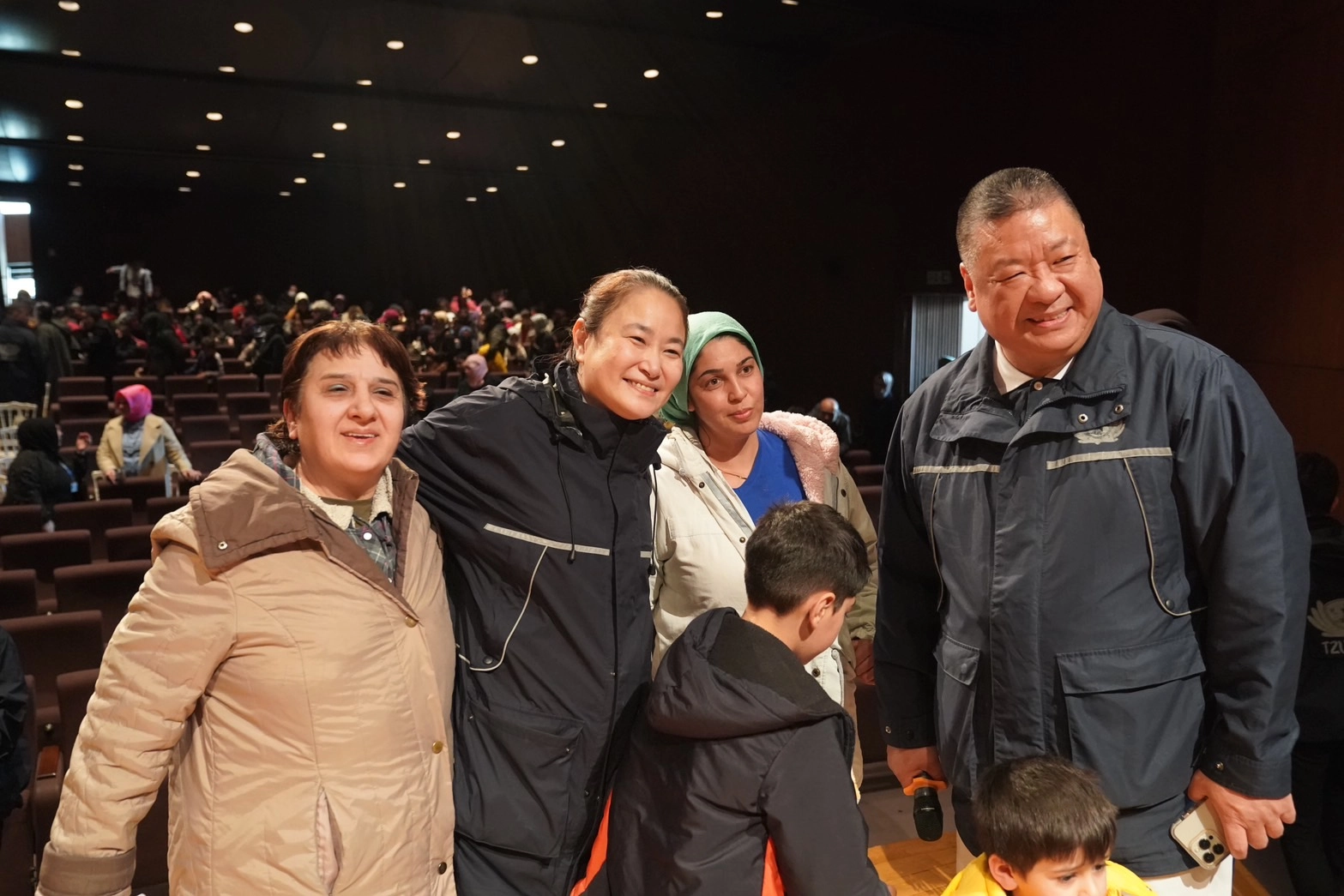 民眾感恩來自台灣的大愛，更有民眾現場表示願意成為慈濟志工。
