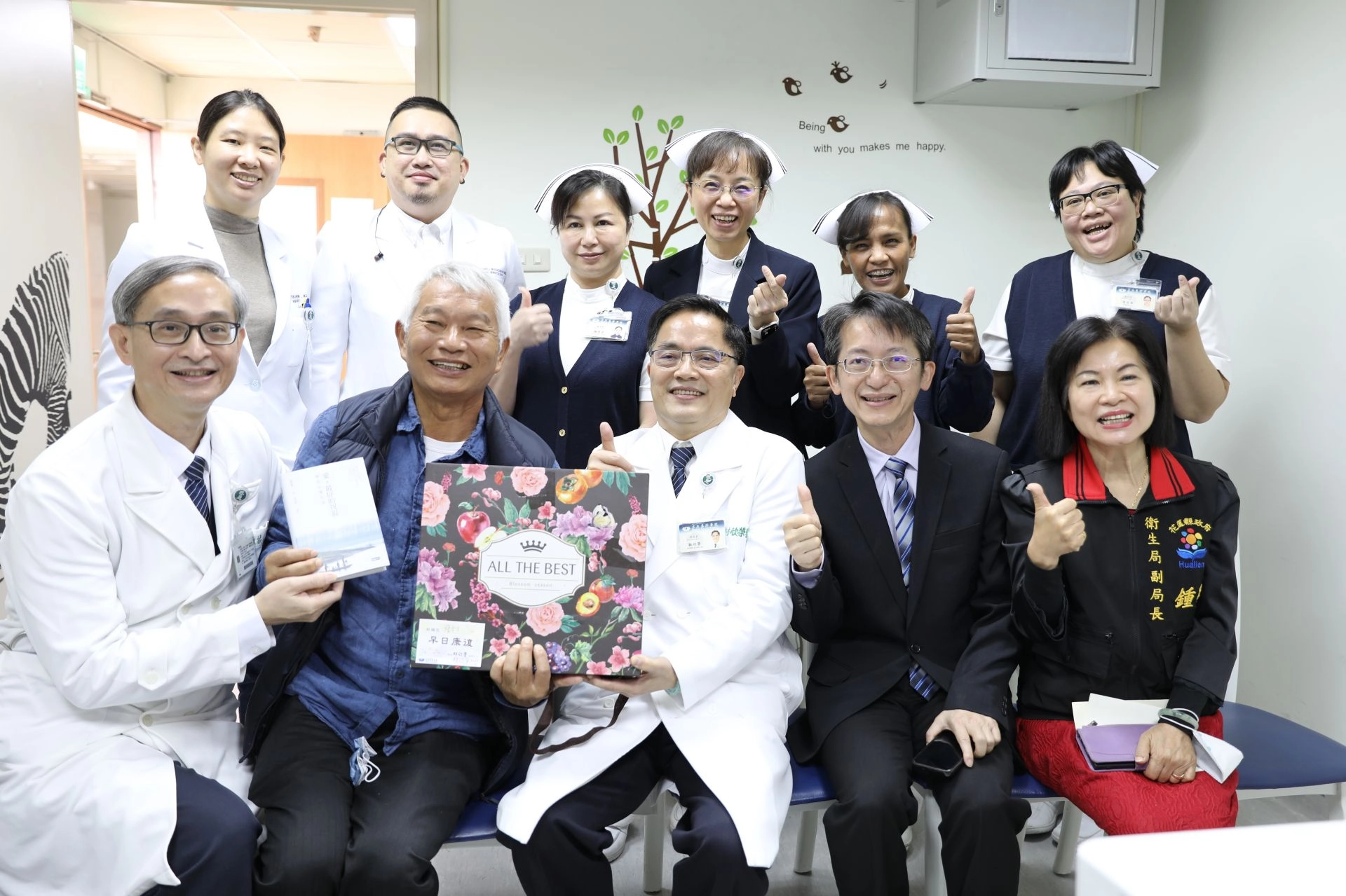 中華民國血液及骨髓移植學會理事長、花蓮慈濟醫院幹細胞與精準醫療研發中心主任李啟誠，健保給付的CAR-T細胞免疫治療藥品為Kymriah，大幅提升CAR-T細胞免疫治療的可近性，讓過去因為無法負擔千萬藥費的病人，在癌末階段有機會長期存活甚至治癒。