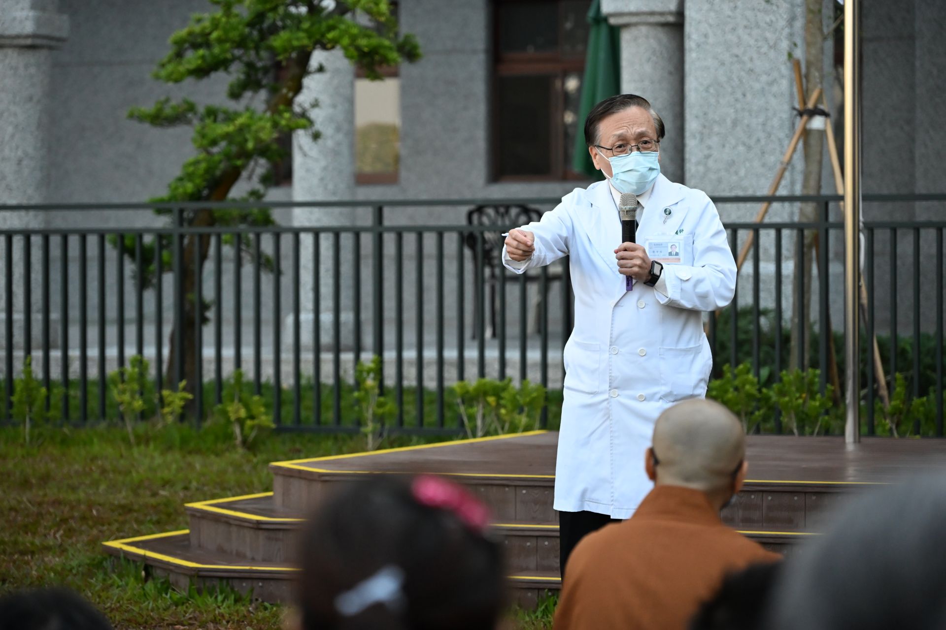 簡守信院長於致詞時表示，大愛幼兒園歷經十幾年的籌畫和等待，非常不容易，以前慈濟醫療體系常說「六院一家」，現在大愛幼兒園也可說是「六園一家」。