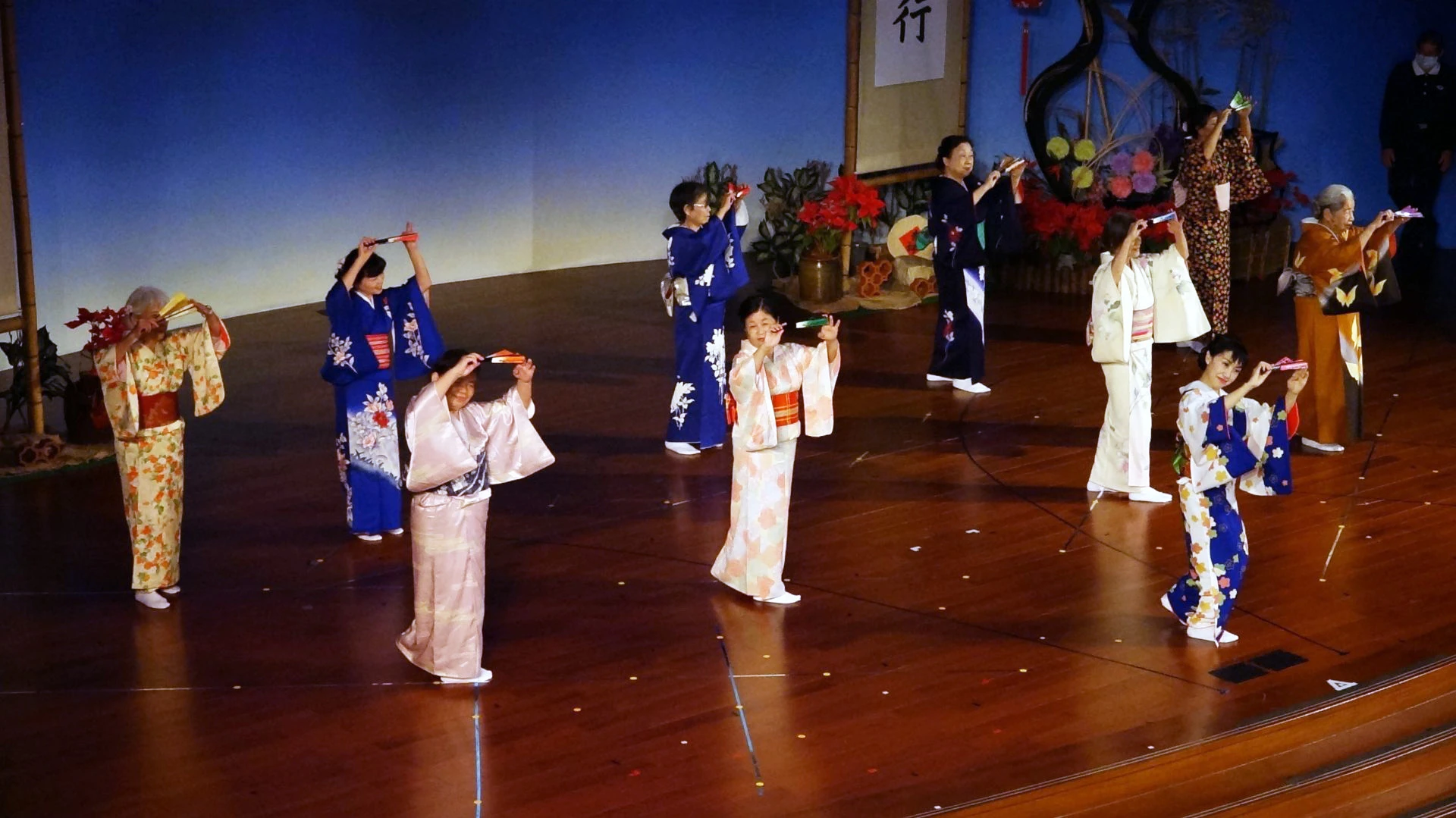 志玄文教基金會日本舞踊班盛裝上台表演