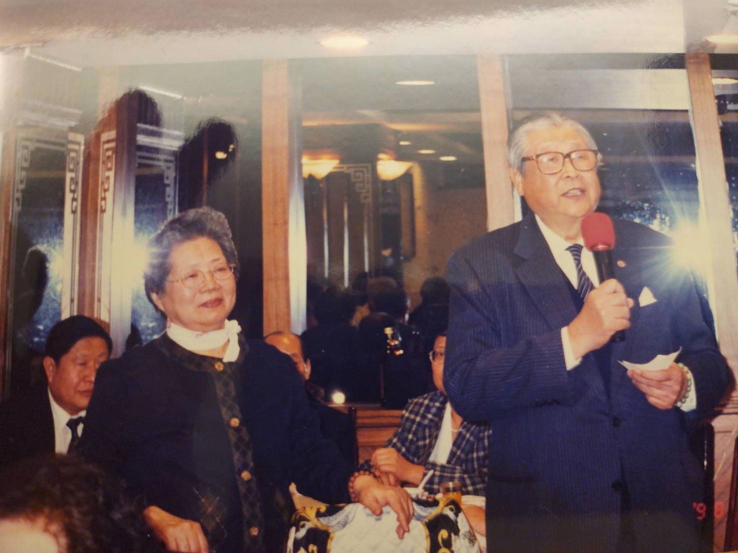 無語良師李吳英老師和先生李宗吉於1985年加入慈濟，積極參與慈濟義賣及賑災活動，李宗吉老師於2002年往生，家人遵照遺願捐贈大體，李吳英老師2024年2月95歲高齡往生，和李爺爺一樣成為無語良師