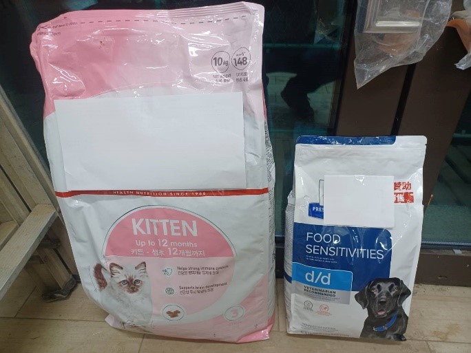 家中飼料以小包裝為主，吃完再採買新鮮飼料，勿存積過多飼料，有受潮發黴風險，增加食因性過敏發生。